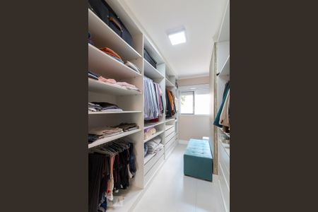 Casa à venda com 202m², 2 quartos e 3 vagasCloset quarto 1 suíte