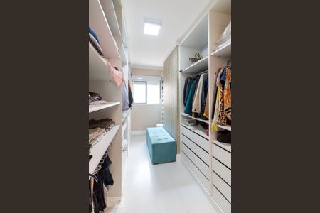 Casa à venda com 202m², 2 quartos e 3 vagasCloset quarto 1 suíte