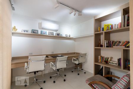 Casa à venda com 202m², 2 quartos e 3 vagasCobertura