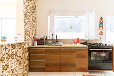 Casa à venda com 150m², 2 quartos e 2 vagas Casa à venda com 150m², 2 quartos e 2 vagasCozinha