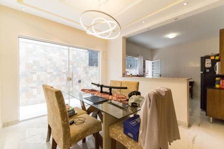 Casa à venda com 150m², 2 quartos e 2 vagas Casa à venda com 150m², 2 quartos e 2 vagasSala de Jantar