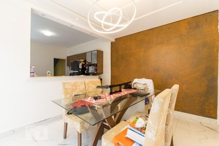 Casa à venda com 150m², 2 quartos e 2 vagas Casa à venda com 150m², 2 quartos e 2 vagasSala de Jantar