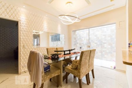 Casa à venda com 150m², 2 quartos e 2 vagas Casa à venda com 150m², 2 quartos e 2 vagasSala de Jantar