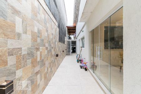 Casa à venda com 150m², 2 quartos e 2 vagas Casa à venda com 150m², 2 quartos e 2 vagasCorredor