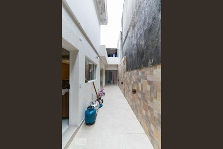 Casa à venda com 150m², 2 quartos e 2 vagas Casa à venda com 150m², 2 quartos e 2 vagasCorredor