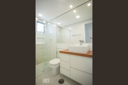 Apartamento para alugar com 70m², 2 quartos e 2 vagas Apartamento para alugar com 70m², 2 quartos e 2 vagasBanheiro