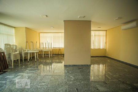 Apartamento para alugar com 70m², 2 quartos e 2 vagas Apartamento para alugar com 70m², 2 quartos e 2 vagasÁrea comum - Salão de festas