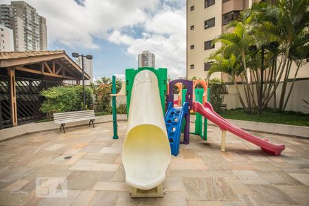 Apartamento para alugar com 70m², 2 quartos e 2 vagas Apartamento para alugar com 70m², 2 quartos e 2 vagasÁrea Comum - Playground