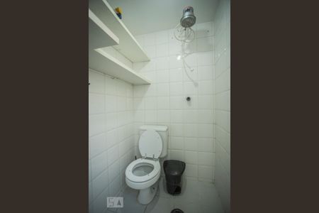 Apartamento para alugar com 70m², 2 quartos e 2 vagas Apartamento para alugar com 70m², 2 quartos e 2 vagasBanheiro de Serviço