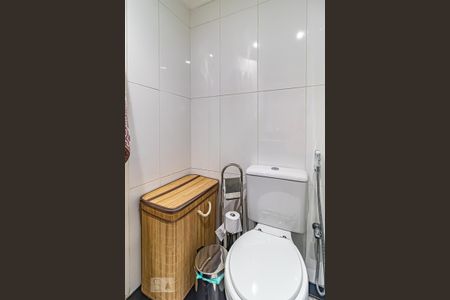 Apartamento à venda com 81m², 2 quartos e 1 vaga Apartamento à venda com 81m², 2 quartos e 1 vagaBanheiro da Suíte