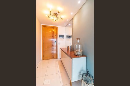 Hall de Entrada de apartamento para alugar com 2 quartos, 81m² em Barra da Tijuca, Rio de Janeiro