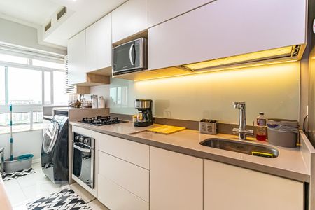 Apartamento à venda com 81m², 2 quartos e 1 vaga Apartamento à venda com 81m², 2 quartos e 1 vagaCozinha e Área de Serviço