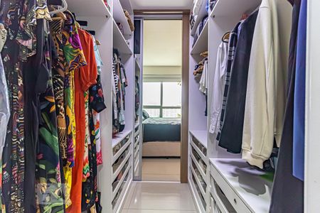 Apartamento à venda com 81m², 2 quartos e 1 vaga Apartamento à venda com 81m², 2 quartos e 1 vagaCloset do quarto 2