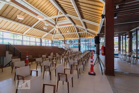Apartamento à venda com 81m², 2 quartos e 1 vaga Apartamento à venda com 81m², 2 quartos e 1 vagaSalão de Festas