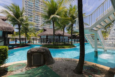 Apartamento à venda com 81m², 2 quartos e 1 vaga Apartamento à venda com 81m², 2 quartos e 1 vagaÁrea comum - Piscina