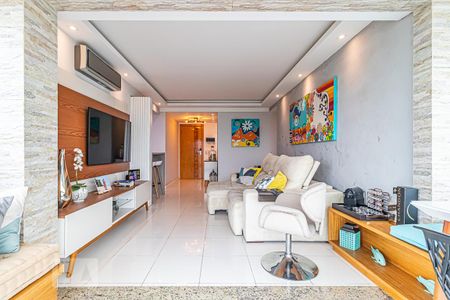 Apartamento à venda com 81m², 2 quartos e 1 vaga Apartamento à venda com 81m², 2 quartos e 1 vagaSala