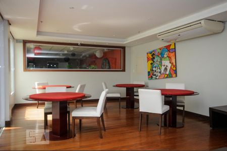 Apartamento à venda com 81m², 2 quartos e 1 vaga Apartamento à venda com 81m², 2 quartos e 1 vagaSalão de jogos