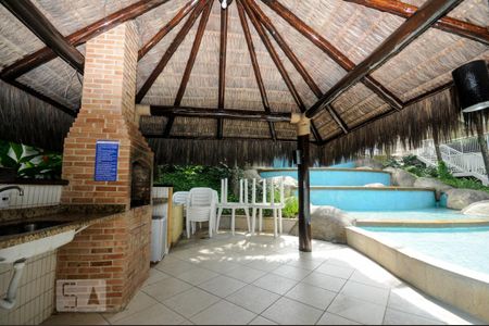 Apartamento à venda com 81m², 2 quartos e 1 vaga Apartamento à venda com 81m², 2 quartos e 1 vagaÁrea comum - Churrasqueira