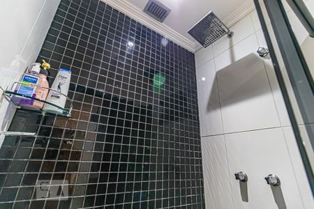 Apartamento à venda com 81m², 2 quartos e 1 vaga Apartamento à venda com 81m², 2 quartos e 1 vagaBanheiro Social