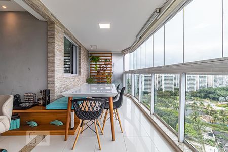 Apartamento à venda com 81m², 2 quartos e 1 vaga Apartamento à venda com 81m², 2 quartos e 1 vagaVaranda da Sala