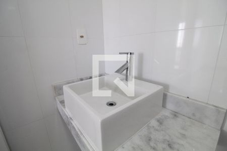 Apartamento à venda com 77m², 2 quartos e 1 vagaBanheiro Social