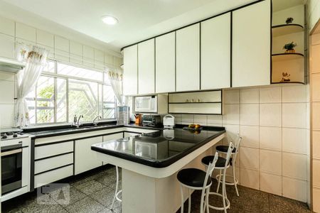 Casa à venda com 200m², 3 quartos e 2 vagas Casa à venda com 200m², 3 quartos e 2 vagasCozinha
