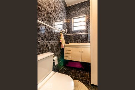 Casa à venda com 200m², 3 quartos e 2 vagas Casa à venda com 200m², 3 quartos e 2 vagasBanheiro suíte 2