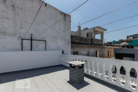 Casa à venda com 200m², 3 quartos e 2 vagas Casa à venda com 200m², 3 quartos e 2 vagasTerraço