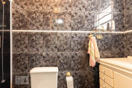 Casa à venda com 200m², 3 quartos e 2 vagas Casa à venda com 200m², 3 quartos e 2 vagasBanheiro suíte 2