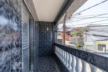 Casa à venda com 200m², 3 quartos e 2 vagas Casa à venda com 200m², 3 quartos e 2 vagasVaranda quarto 3