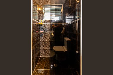 Casa à venda com 200m², 3 quartos e 2 vagas Casa à venda com 200m², 3 quartos e 2 vagasBanheiro suíte 2