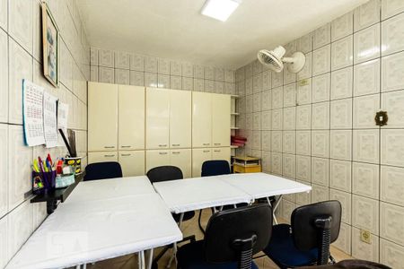 Casa à venda com 200m², 3 quartos e 2 vagas Casa à venda com 200m², 3 quartos e 2 vagasQuarto de serviço