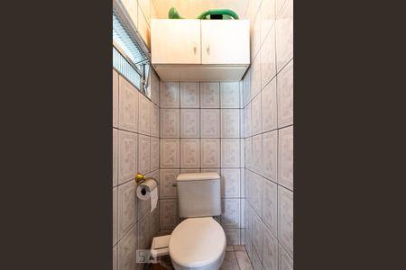 Casa à venda com 200m², 3 quartos e 2 vagas Casa à venda com 200m², 3 quartos e 2 vagasBanheiro de serviço