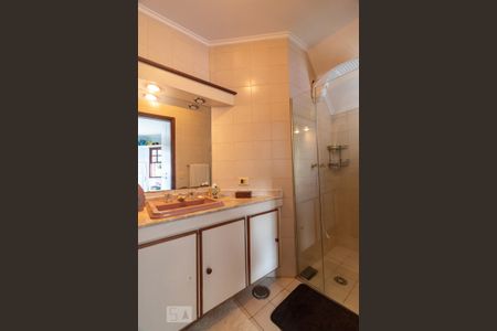 Casa à venda com 308m², 5 quartos e 4 vagas Casa à venda com 308m², 5 quartos e 4 vagasBanheiro da Suíte 2