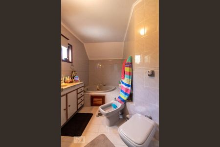 Casa à venda com 308m², 5 quartos e 4 vagas Casa à venda com 308m², 5 quartos e 4 vagasBanheiro da Suíte 3