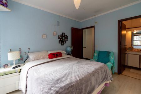 Casa à venda com 308m², 5 quartos e 4 vagas Casa à venda com 308m², 5 quartos e 4 vagasSuíte 2