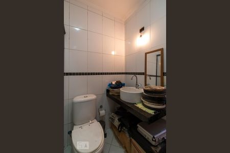 Casa à venda com 308m², 5 quartos e 4 vagas Casa à venda com 308m², 5 quartos e 4 vagasBanheiro suíte 5