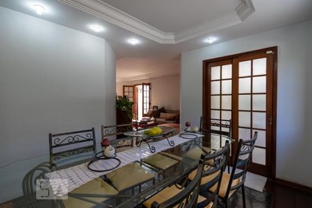 Casa à venda com 308m², 5 quartos e 4 vagas Casa à venda com 308m², 5 quartos e 4 vagasSala de Jantar