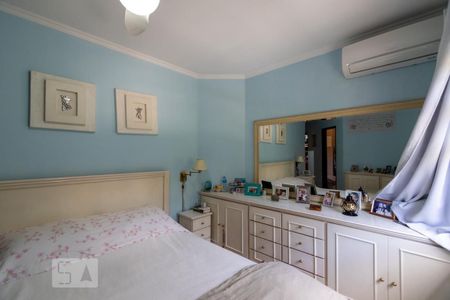 Casa à venda com 308m², 5 quartos e 4 vagas Casa à venda com 308m², 5 quartos e 4 vagasSuíte 3