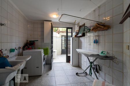 Casa à venda com 308m², 5 quartos e 4 vagas Casa à venda com 308m², 5 quartos e 4 vagasÁrea de Serviço