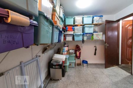 Casa à venda com 308m², 5 quartos e 4 vagas Casa à venda com 308m², 5 quartos e 4 vagasQuarto de Serviço