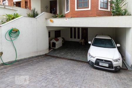 Casa à venda com 308m², 5 quartos e 4 vagas Casa à venda com 308m², 5 quartos e 4 vagasGaragem