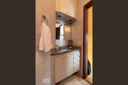 Casa à venda com 308m², 5 quartos e 4 vagas Casa à venda com 308m², 5 quartos e 4 vagasBanheiro da Suíte 1