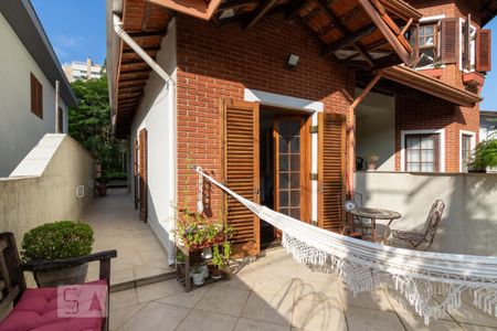 Casa à venda com 308m², 5 quartos e 4 vagas Casa à venda com 308m², 5 quartos e 4 vagasVaranda da Sala