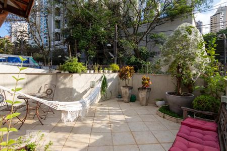 Casa à venda com 308m², 5 quartos e 4 vagas Casa à venda com 308m², 5 quartos e 4 vagasVaranda da Sala