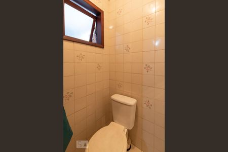 Casa à venda com 308m², 5 quartos e 4 vagas Casa à venda com 308m², 5 quartos e 4 vagasBanheiro de Serviço 1