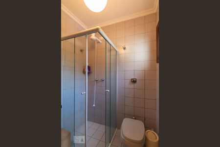 Casa à venda com 308m², 5 quartos e 4 vagas Casa à venda com 308m², 5 quartos e 4 vagasBanheiro da Suíte 1