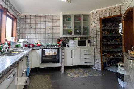 Casa à venda com 308m², 5 quartos e 4 vagas Casa à venda com 308m², 5 quartos e 4 vagasCozinha