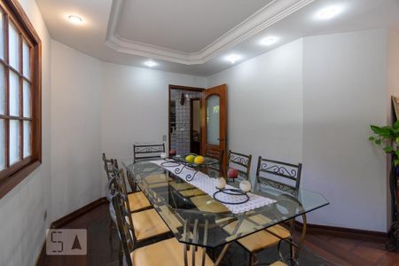 Casa à venda com 308m², 5 quartos e 4 vagas Casa à venda com 308m², 5 quartos e 4 vagasSala de Jantar