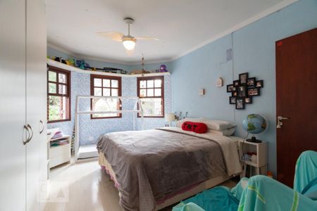 Casa à venda com 308m², 5 quartos e 4 vagas Casa à venda com 308m², 5 quartos e 4 vagasSuíte 2